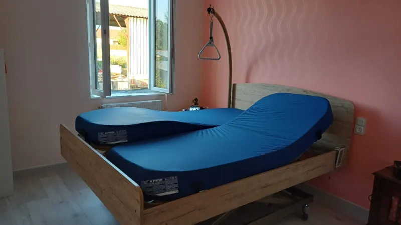 Lit médicalisé 160 cm double sommier