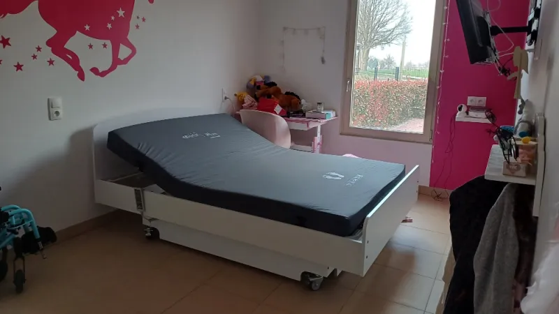 Lit médicalisé 140 cm simple sommier